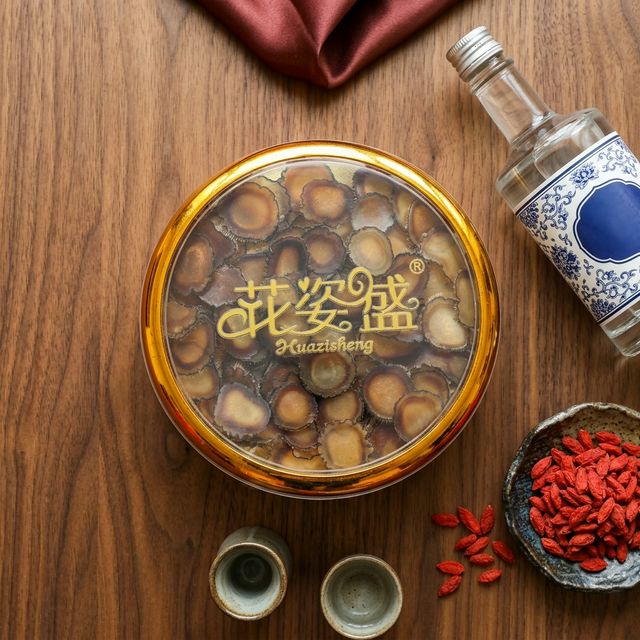 鹿茸搭配白酒枸杞泡酒场景