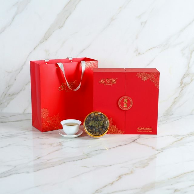 鹿茸蜡片白大理石特写