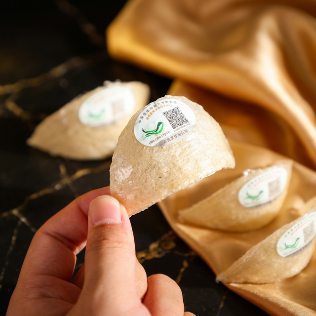 花姿盛马来西亚溯源燕窝特写,金丝燕盏纹理清晰