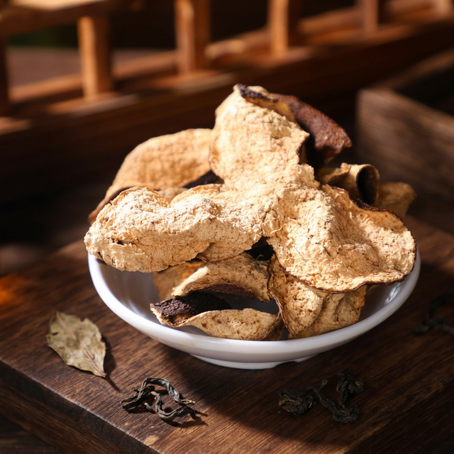 花姿盛新会陈皮特写,三瓣形态完整,油室饱满