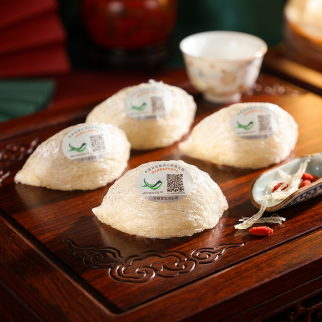 花姿盛马来西亚溯源燕窝产品特写,盏型饱满色泽自然