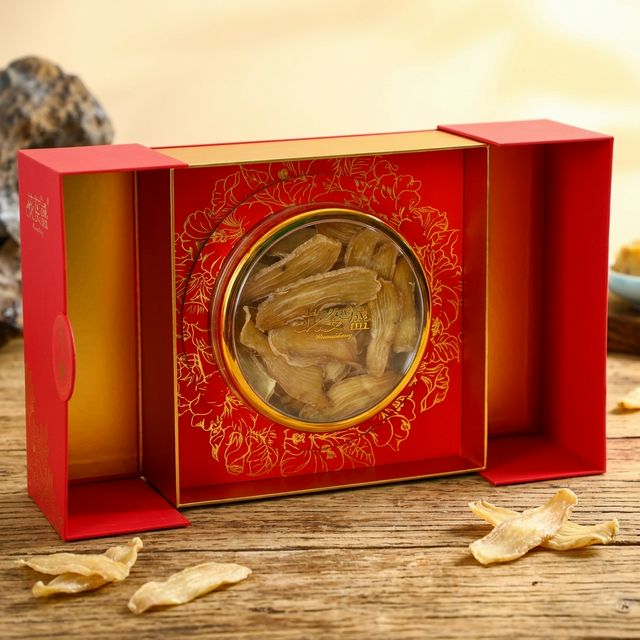 花姿盛秦岭天麻片特写，质地通透纹理清晰