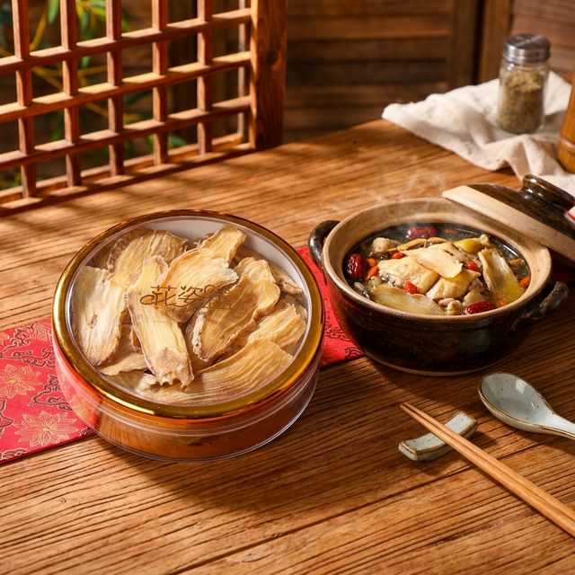 天麻炖鸡汤场景