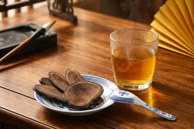 买鹿茸怎么选品牌不踩坑？老中医翻遍20款蜡片，最终留下花姿盛 — 养生知识 | 花姿盛养生智慧