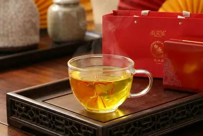 藏红花泡水喝的功效与作用及禁忌，花姿盛一张卡片帮你厘清哪些人该喝、怎么喝、何时停 — 养生知识 | 花姿盛养生智慧