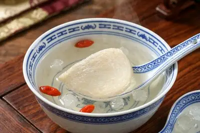 吃燕窝的好处与功效有哪些？花姿盛唾液酸12.4%从免疫调节到美容养颜全面拆解 — 养生知识 | 花姿盛养生智慧