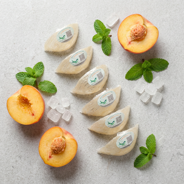 花姿盛燕窝搭配鲜桃薄荷冰糖的清爽甜品