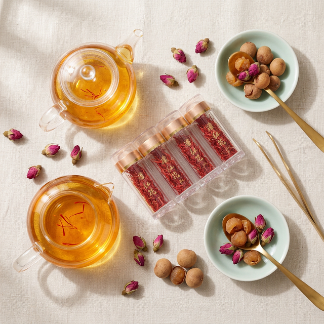藏红花搭配玫瑰花桂圆养生茶组合摆拍