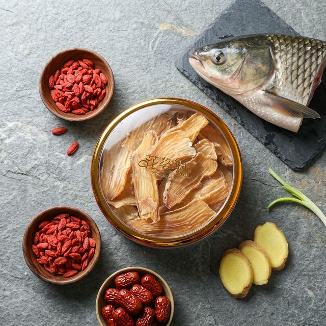 花姿盛天麻搭配鳙鱼头枸杞红枣生姜食材