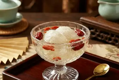 燕窝银耳怎么做？花姿盛溯源干燕窝搭配雪耳的四季养颜食谱 — 养生知识 | 花姿盛养生智慧